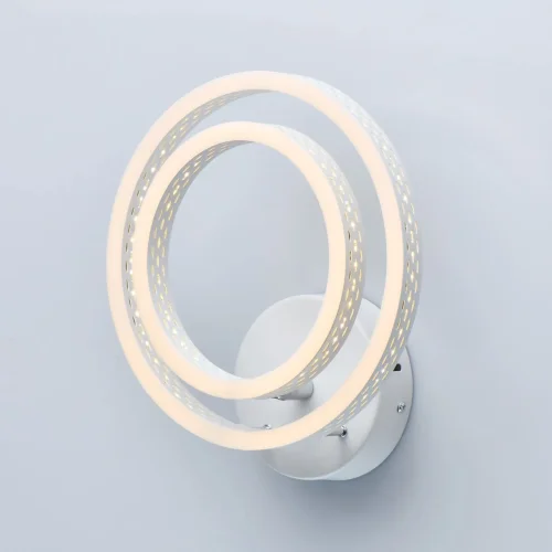 Бра LED Аурих 496029202 DeMarkt белый на 1 лампа, основание белое в стиле хай-тек кольца фото 2