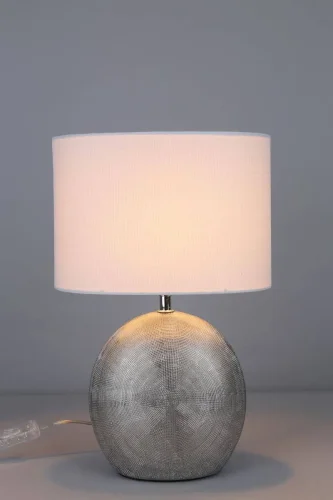 Настольная лампа Valois OML-82304-01 Omnilux белая 1 лампа, основание серебряное керамика в стиле современный  фото 3