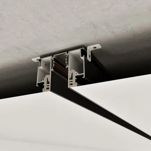 Шинопровод для монтажа в натяжной потолок 3м Flum 135328 Novotech чёрный в стиле минимализм хай-тек современный для светильников серии Flum натяжной потолок низковольтная трековая система шинопровод фото 2