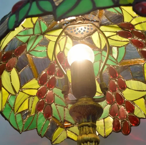 Настольная лампа Тиффани Grape OFT830 Tiffany Lighting разноцветная красная зелёная 1 лампа, основание коричневое металл в стиле тиффани виноград фото 6