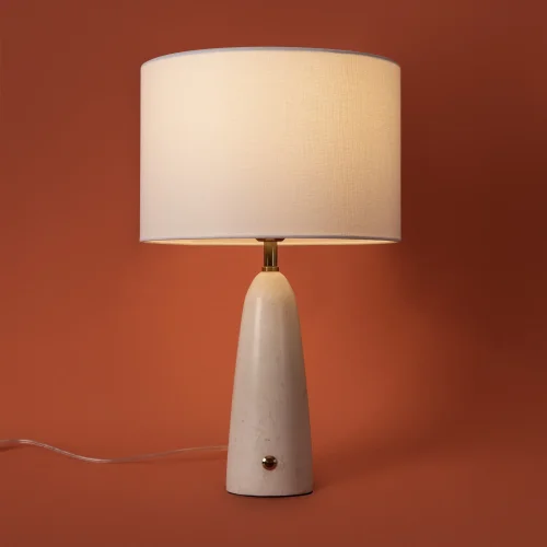 Настольная лампа MarmoLatte FR2054TL-01BS Freya белая на 1 лампу, основание белое мрамор металл в стиле классический кантри фото 9 Настольная лампа MarmoLatte FR2054TL-01BS Freya белая на 1 лампу, основание белое мрамор металл в стиле классический кантри фото 9