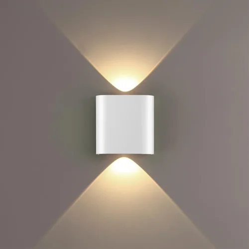 Бра Magnum 7192/2WL Odeon Light белый на 1 лампу, основание белое в стиле хай-тек 