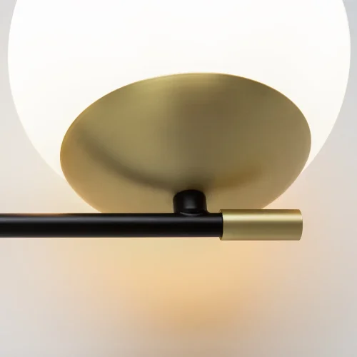 Бра Nostalgia MOD048WL-02G Maytoni белый на 2 лампы, основание матовое золото в стиле современный фото 6