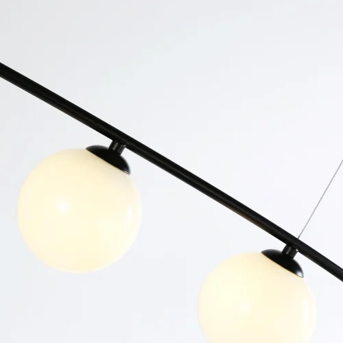 Светильник подвесной Equilibrium 4038-4P Favourite белый 4 лампы, основание чёрное в стиле современный шар фото 6