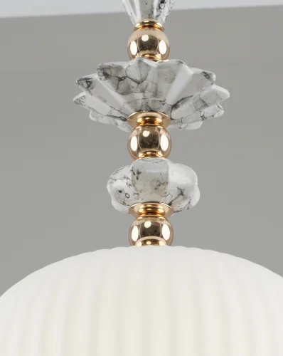 Светильник подвесной Charm V11175-1P Moderli белый на 1 лампу, основание золотое в стиле прованс современный классический фото 4