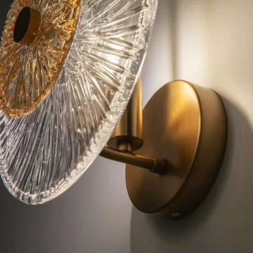 Бра настенный Aster MOD007WL-01G Maytoni прозрачный на 1 лампу, основание золотое в стиле фото 9