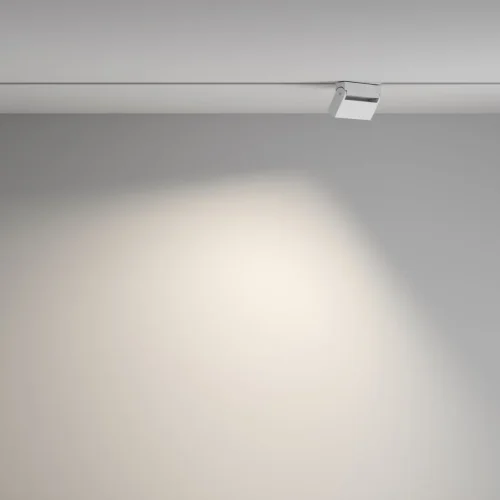 Трековый светильник LED Magnetic track system Gravity TR077-2-10W4K-W Maytoni белый для шинопроводов серии Magnetic track system Gravity белый фото 4