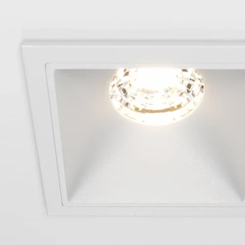 Светильник точечный Alfa LED DL043-01-10W3K-SQ-W Maytoni белый 1 лампа, основание белое в стиле современный  фото 4