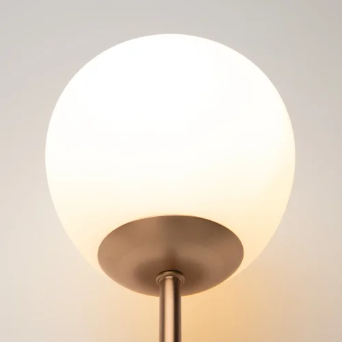 Бра Erich MOD221-WL-01-G Maytoni белый на 1 лампу, основание золотое в стиле современный фото 2