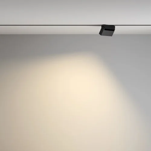Трековый светильник LED Magnetic track system Gravity TR077-2-10W3K-B Maytoni чёрный для шинопроводов серии Magnetic track system Gravity чёрный фото 3