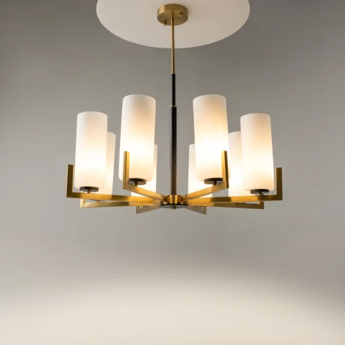 Люстра потолочная Fortano MOD089PL-08BS Maytoni белая на 8 ламп, основание латунь в стиле современный фото 11 Люстра потолочная Fortano MOD089PL-08BS Maytoni белая на 8 ламп, основание латунь в стиле современный фото 11