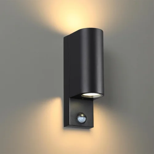 Настенный светильник уличный с датчиком движения Motto 4390/2W Odeon Light уличный IP44 чёрный на 1 лампу, плафон чёрный в стиле хай-тек GU10 фото 3