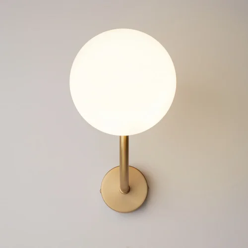 Бра Rendez-vous MOD109WL-01BS Maytoni белый на 1 лампу, основание латунь в стиле современный фото 7