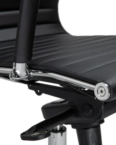 Офисное кресло для руководителей 101F-LMR CLARK, цвет чёрный Dobrin, чёрный/экокожа, ножки/металл/хром, размеры - 1090*1150***680*680 фото 9