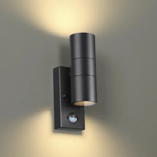 Настенный светильник с датчиком движения Motto 4389/2W Odeon Light уличный IP44 чёрный 1 лампа, плафон чёрный в стиле хай-тек GU10 фото 3