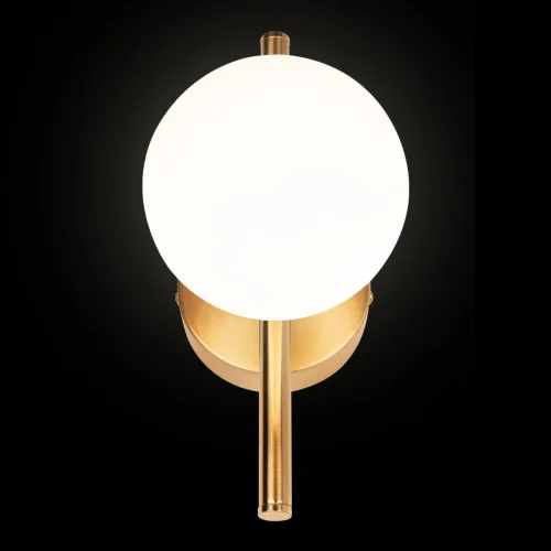 Бра Tely 10236/1W LOFT IT белый на 1 лампа, основание золотое в стиле современный шар фото 2