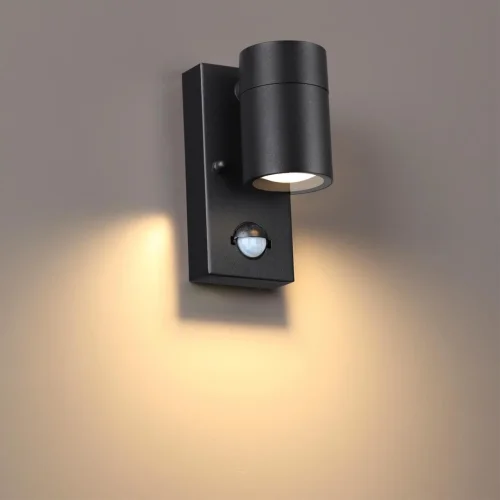 Настенный светильник уличный с датчиком движения Motto 4389/1W Odeon Light уличный IP44 чёрный на 1 лампу, плафон чёрный в стиле хай-тек GU10 фото 3
