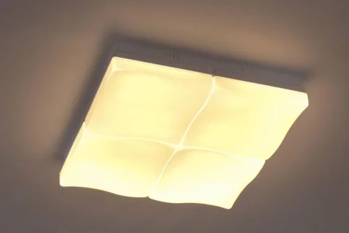 Светильник потолочный LED с пультом 10241/4LED Escada белый на 1 лампу, основание белое в стиле современный квадраты фото 4