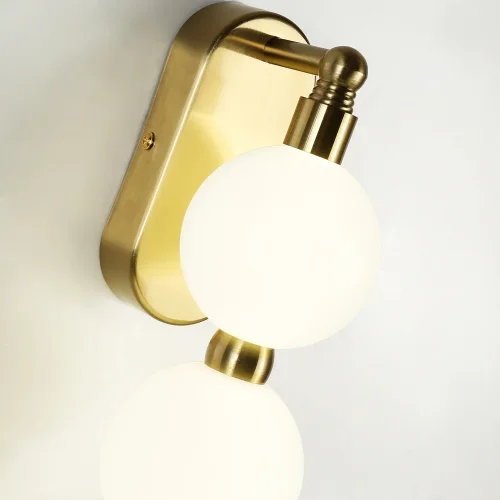 Бра LED Gubbare 4014-1W Favourite белый на 1 лампа, основание золотое в стиле современный шар фото 4