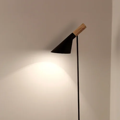 Торшер AJ Floor by Arne Jacobsen for Louis Poulsen 101782-26 ImperiumLoft чёрный на 1 лампу, основание чёрное в стиле современный фото 3