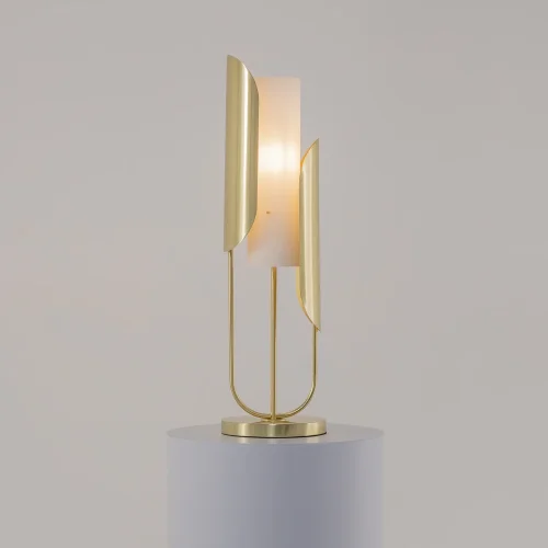 Настольная лампа Сipresso Z014TL-01G Maytoni белая на 1 лампу, основание золотое металл в стиле современный фото 7 Настольная лампа Сipresso Z014TL-01G Maytoni белая на 1 лампу, основание золотое металл в стиле современный фото 7