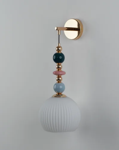 Бра Charm V11171-1W Moderli белый на 1 лампу, основание золотое в стиле классический современный прованс фото 3