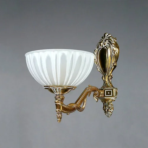 Бра  NAVARRA 02228/1 WP AMBIENTE by BRIZZI белый на 1 лампа, основание бронзовое в стиле классический 
