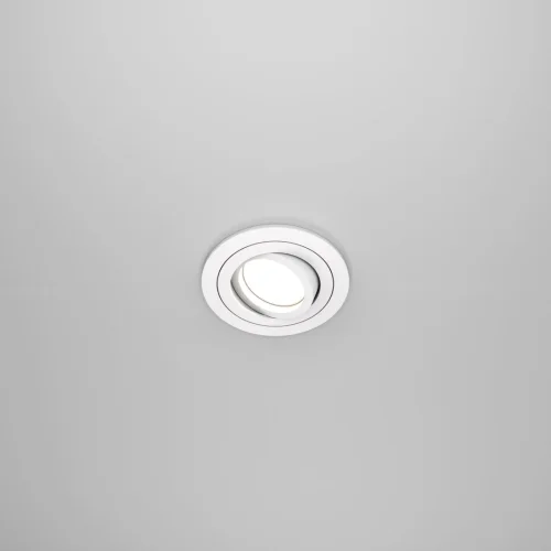 Светильник точечный Atom DL023-2-01W Maytoni белый на 1 лампу, основание белое в стиле современный фото 3