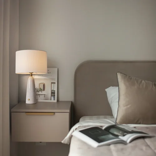 Настольная лампа MarmoLatte FR2054TL-01BS1 Freya белая на 1 лампу, основание серое мрамор металл в стиле классический кантри фото 2 Настольная лампа MarmoLatte FR2054TL-01BS1 Freya белая на 1 лампу, основание серое мрамор металл в стиле классический кантри фото 2