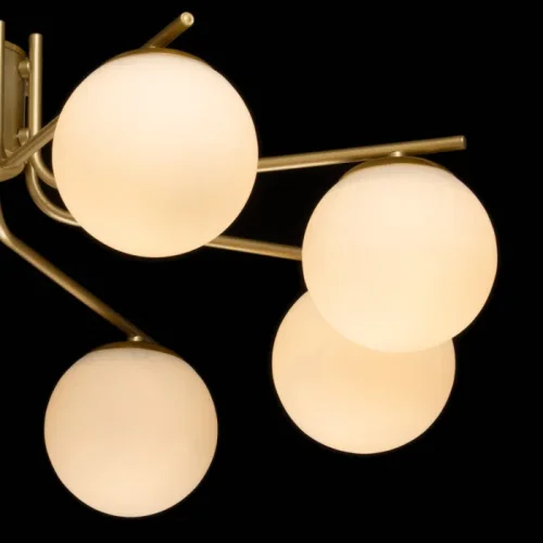 Люстра потолочная Оливия 306017208 DeMarkt белая на 8 ламп, основание золотое в стиле современный фото 3 Люстра потолочная Оливия 306017208 DeMarkt белая на 8 ламп, основание золотое в стиле современный фото 3