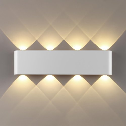 Бра Magnum 7192/8WL Odeon Light белый на 1 лампу, основание белое в стиле хай-тек 