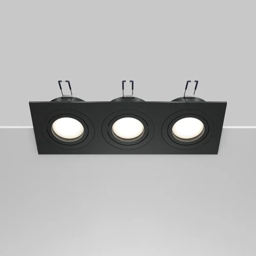 Светильник точечный Atom DL024-2-03B Maytoni чёрный 3 лампы, основание чёрное в стиле модерн  фото 3