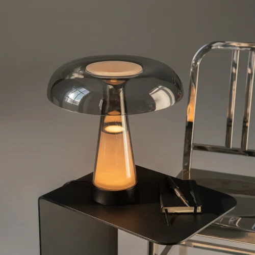 Настольная лампа LED MOD484TL-L8BK Artefact Maytoni дымчатая на 1 лампу, основание чёрное стекло в стиле хай-тек современный фото 3 Настольная лампа LED MOD484TL-L8BK Artefact Maytoni дымчатая на 1 лампу, основание чёрное стекло в стиле хай-тек современный фото 3