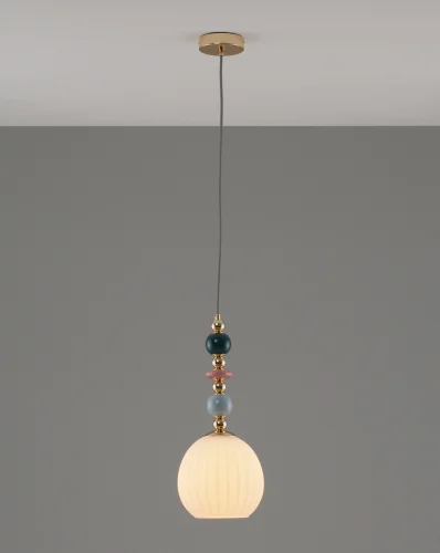 Светильник подвесной Charm V10902-P Moderli белый 1 лампа, основание золотое в стиле современный выдувное