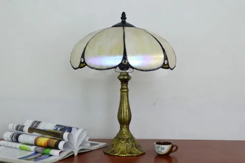 Настольная лампа Тиффани European OFT817 Tiffany Lighting бежевая 1 лампа, основание бронзовое коричневое металл в стиле тиффани орнамент фото 4