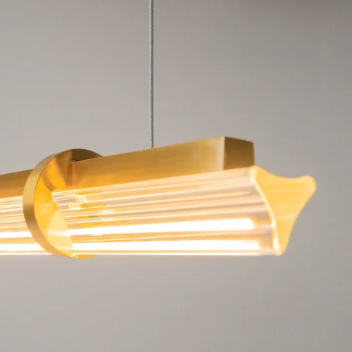 Светильник подвесной LED Plume MOD340PL-L20BS3K Maytoni прозрачный на 1 лампу, основание латунь в стиле современный минимализм линейный фото 6
