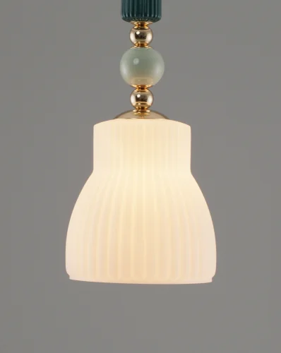 Светильник подвесной Charm V10904-P Moderli белый 1 лампа, основание золотое в стиле современный выдувное фото 3