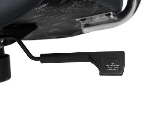 Офисное кресло для руководителей DOBRIN NERO (черный (RXT051-21)) цвет сиденья черный (RXT051-21), цвет основания хромированная сталь Dobrin, чёрный/экокожа, ножки/металл/, размеры - 1200*1285**** фото 7