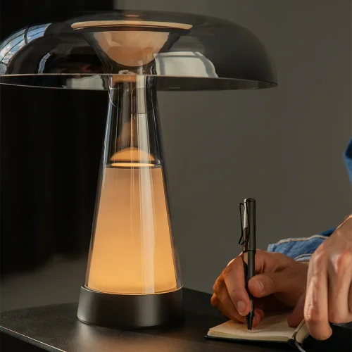 Настольная лампа LED MOD484TL-L8BK Artefact Maytoni дымчатая на 1 лампу, основание чёрное стекло в стиле хай-тек современный фото 2 Настольная лампа LED MOD484TL-L8BK Artefact Maytoni дымчатая на 1 лампу, основание чёрное стекло в стиле хай-тек современный фото 2