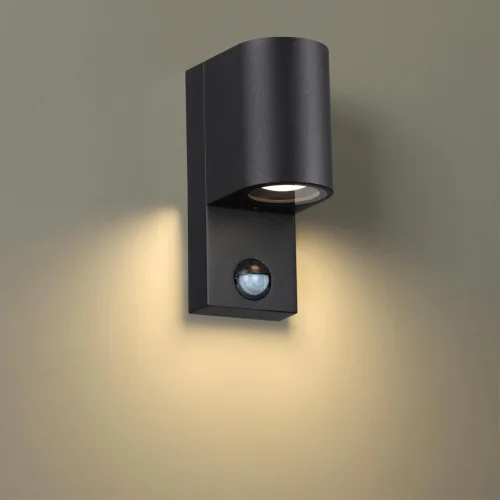 Настенный светильник уличный с датчиком движения Motto 4390/1W Odeon Light уличный IP44 чёрный на 1 лампу, плафон чёрный в стиле хай-тек GU10 фото 3