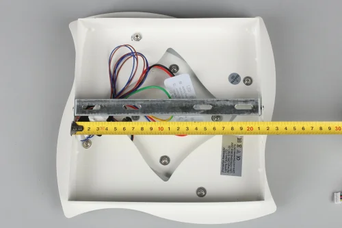 Бра LED Benevello OML-07801-25 Omnilux белый на 1 лампу, основание белое в стиле хай-тек фото 3 Бра LED Benevello OML-07801-25 Omnilux белый на 1 лампу, основание белое в стиле хай-тек фото 3