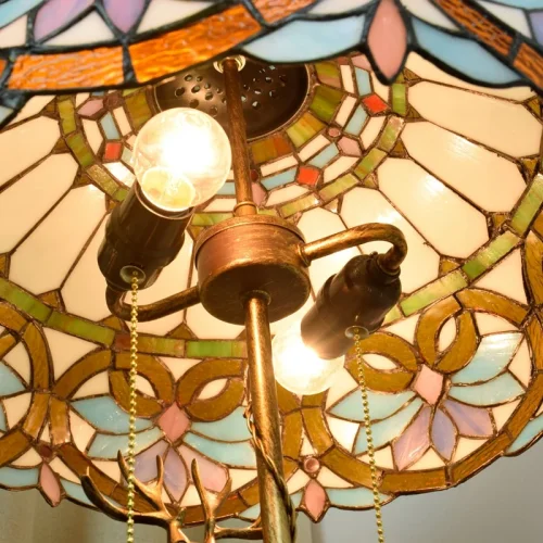 Настольная лампа Тиффани Petunia OFT914 Tiffany Lighting коричневая бежевая разноцветная голубая 2 лампы, основание бронзовое металл в стиле тиффани орнамент цветы фото 8