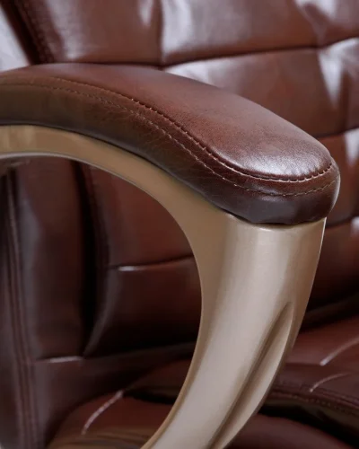 Офисное кресло для руководителей 106B-LMR DONALD, цвет коричневый Dobrin, коричневый/экокожа, ножки/металл/бежевый, размеры - 1030*1110***720*720 фото 8
