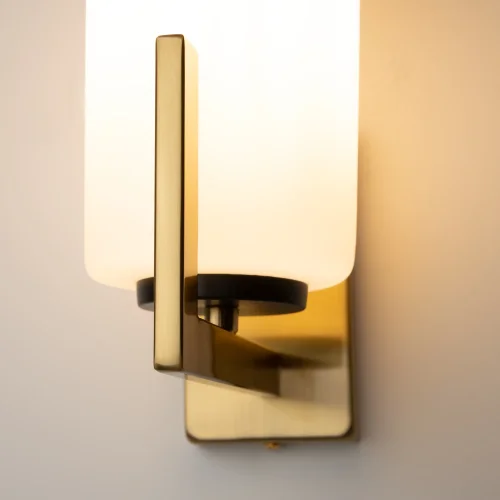 Бра Fortano MOD089WL-01BS Maytoni белый на 1 лампу, основание латунь в стиле современный фото 11