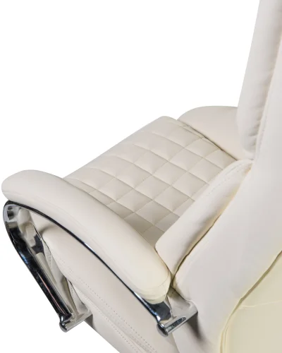 Офисное кресло для руководителей 114B-LMR CHESTER, цвет кремовый Dobrin, кремовый/экокожа, ножки/металл/хром, размеры - 1180*1250***680*730 фото 7