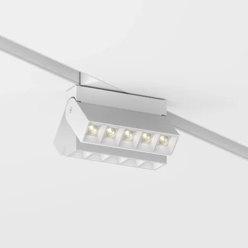 Трековый светильник LED Magnetic track system Gravity TR077-2-10W3K-W Maytoni белый для шинопроводов серии Magnetic track system Gravity белый фото 3