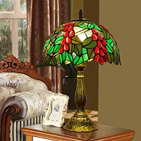 Настольная лампа Тиффани Grape OFT830 Tiffany Lighting разноцветная красная зелёная 1 лампа, основание коричневое металл в стиле тиффани виноград