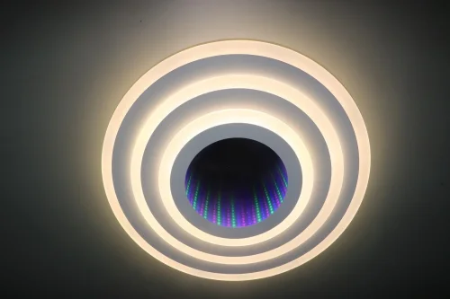 Люстра потолочная LED с пультом 81033/8C Natali Kovaltseva белая на 1 лампа, основание белое в стиле хай-тек с пультом фото 8