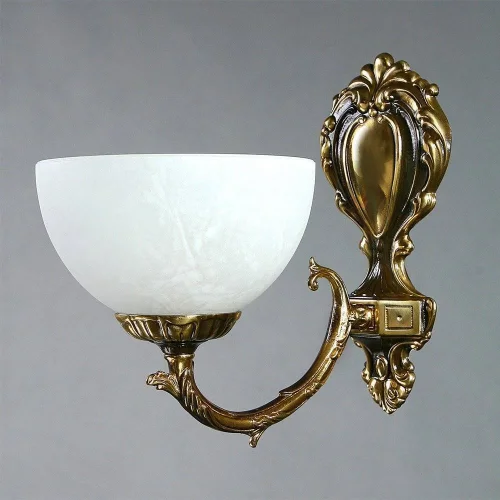 Бра  SEVILLE 02140/1 PB AMBIENTE by BRIZZI белый на 1 лампа, основание бронзовое в стиле классический 