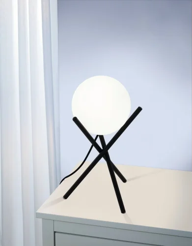 Настольная лампа Castellato 97333 Eglo белая 1 лампа, основание чёрное металл в стиле современный на треноге фото 2